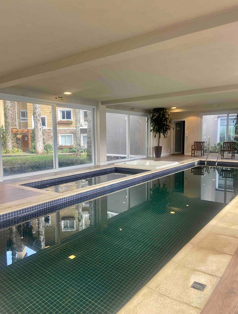 Lindo e aconchegante com lareira cond c/ piscina