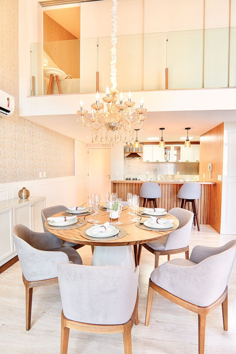 Alto Padrão com 3 suítes a 150m Rua Coberta