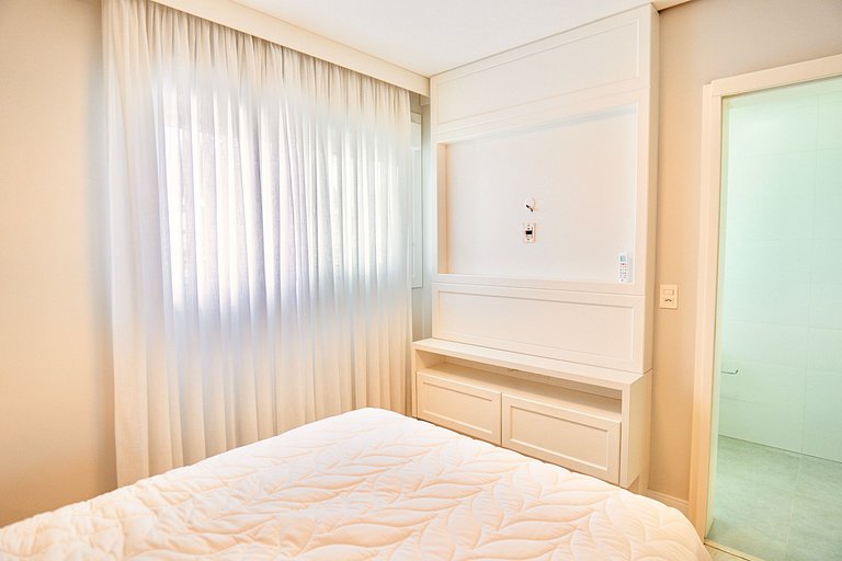 Alto Padrão com 3 suítes a 150m Rua Coberta