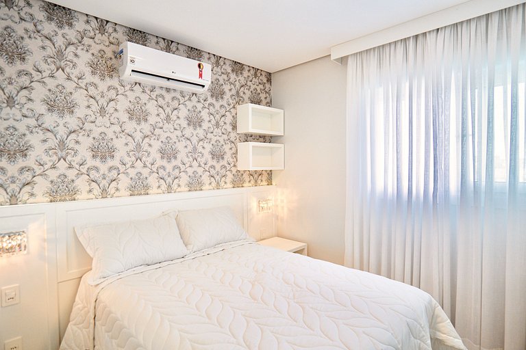 Alto Padrão com 3 suítes a 150m Rua Coberta