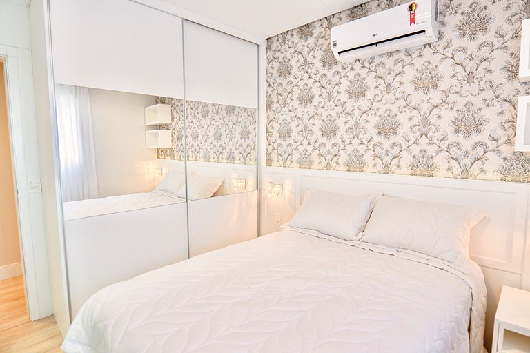 Alto Padrão com 3 suítes a 150m Rua Coberta