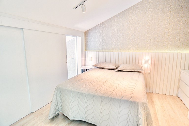 Alto Padrão com 3 suítes a 150m Rua Coberta