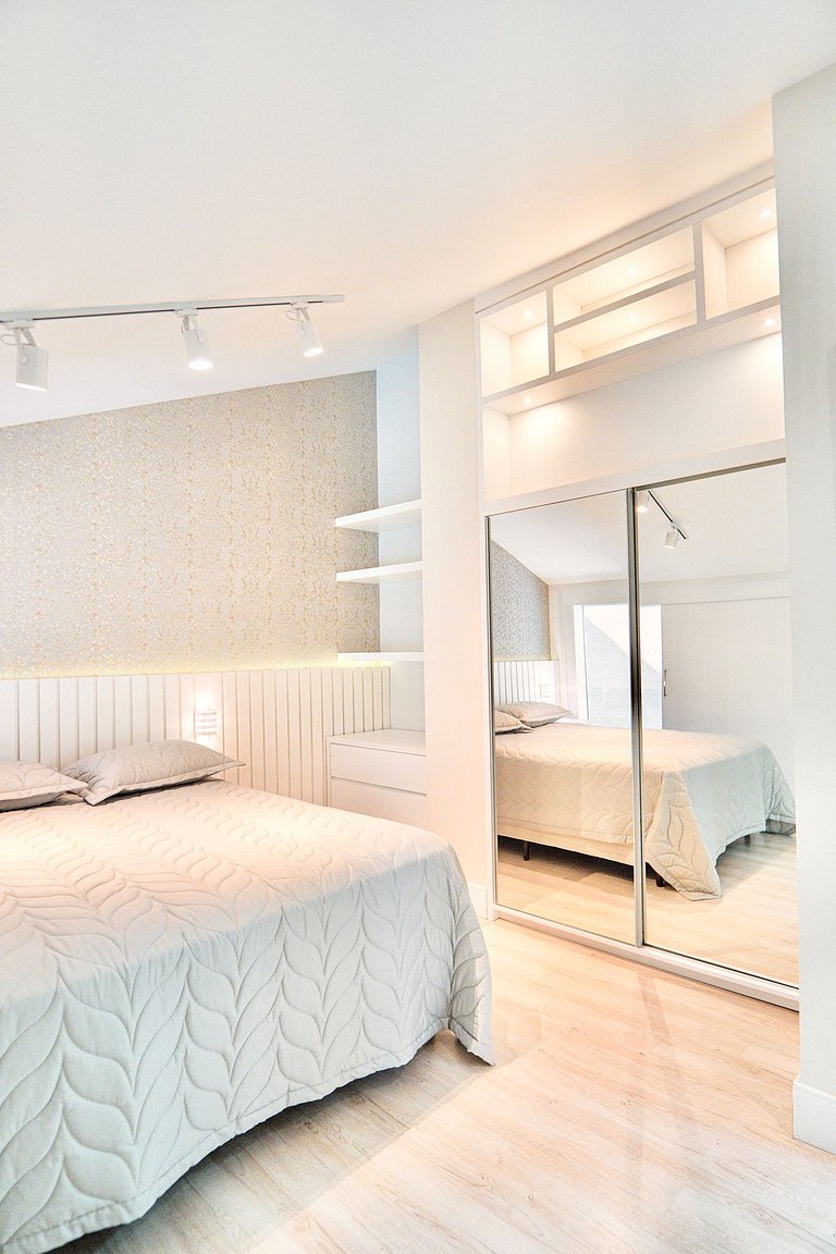 Alto Padrão com 3 suítes a 150m Rua Coberta