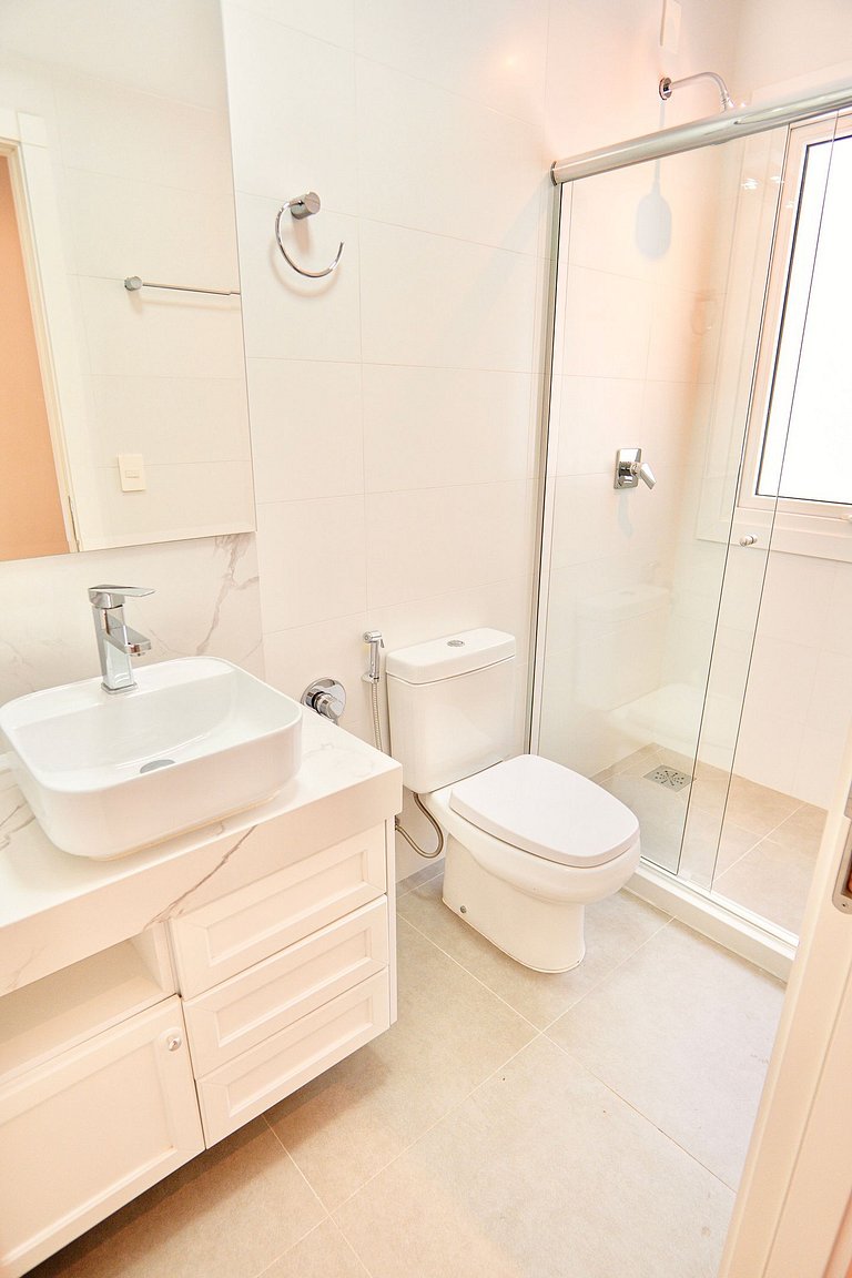 Alto Padrão com 3 suítes a 150m Rua Coberta