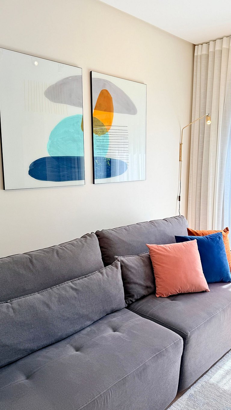 Charmoso e Completo c/ Lareira Próx a Rua Coberta