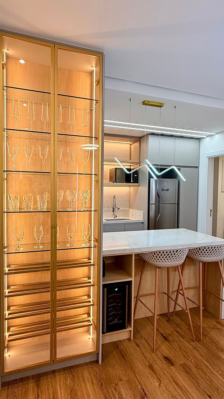 Alto Padrão em condomínio Clube com Piscina