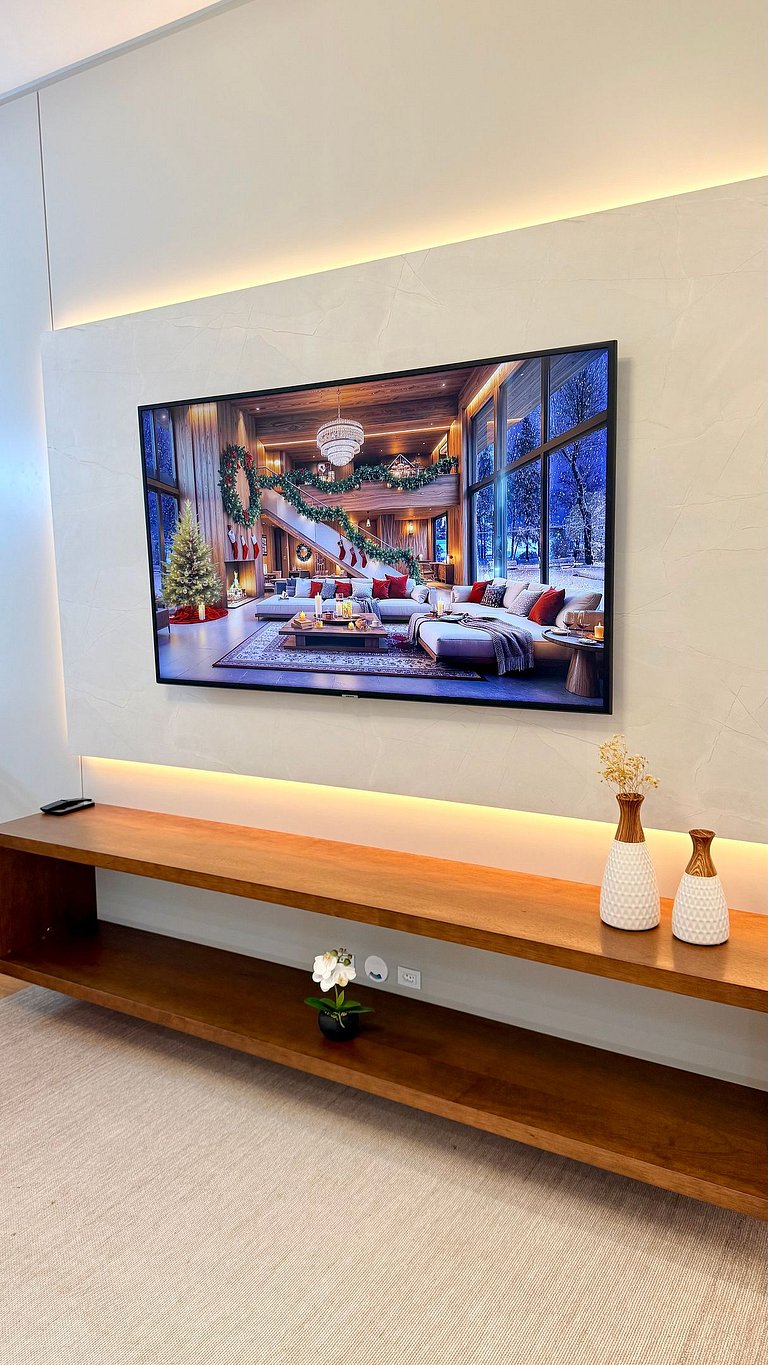 Alto Padrão em condomínio Clube com Piscina