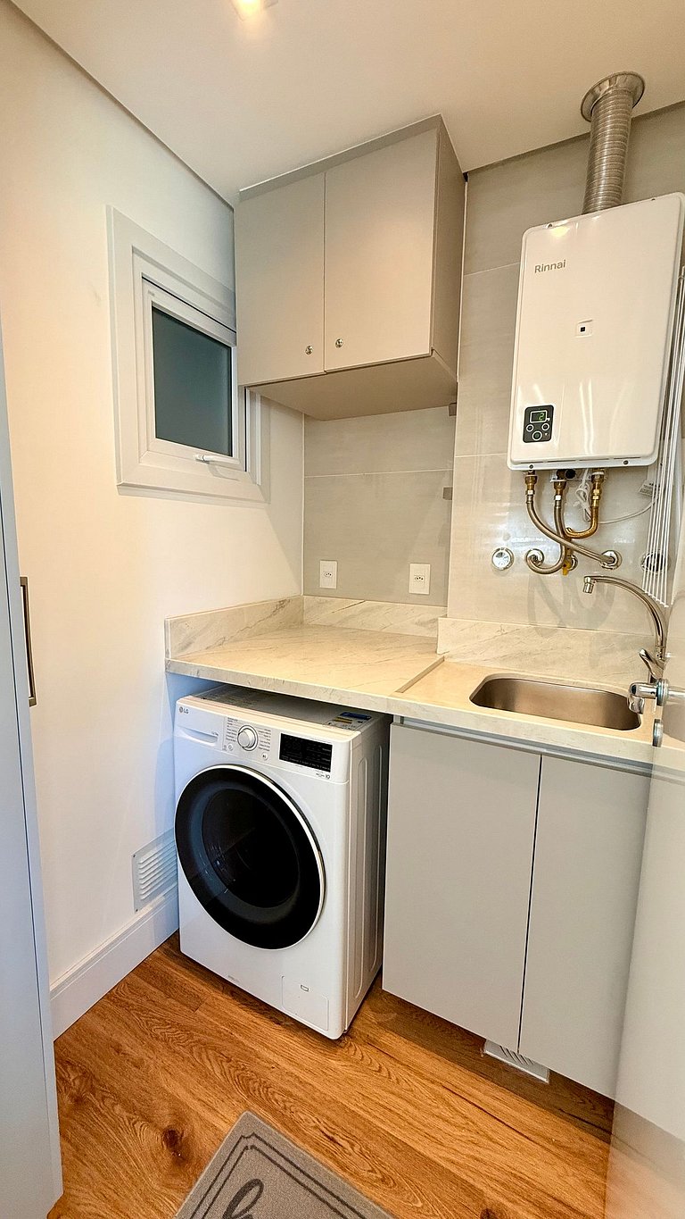 Alto Padrão em condomínio Clube com Piscina