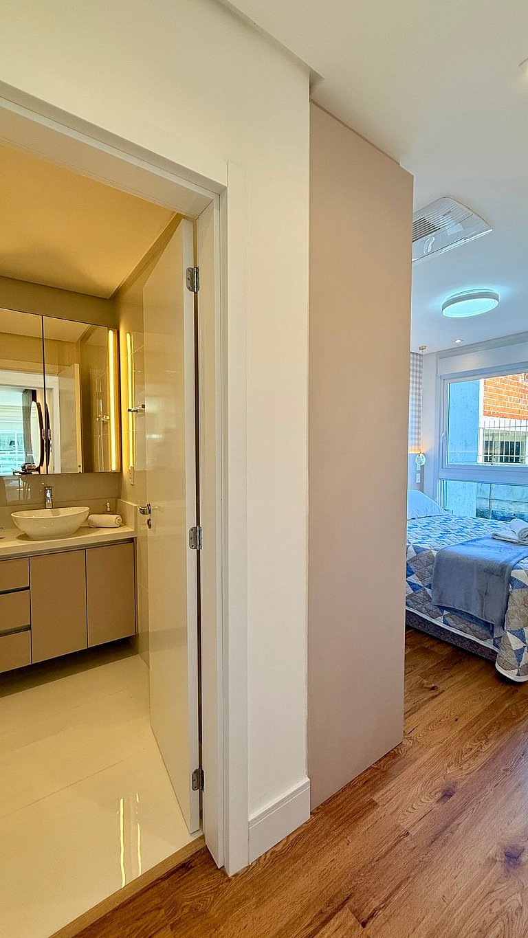 Alto Padrão em condomínio Clube com Piscina