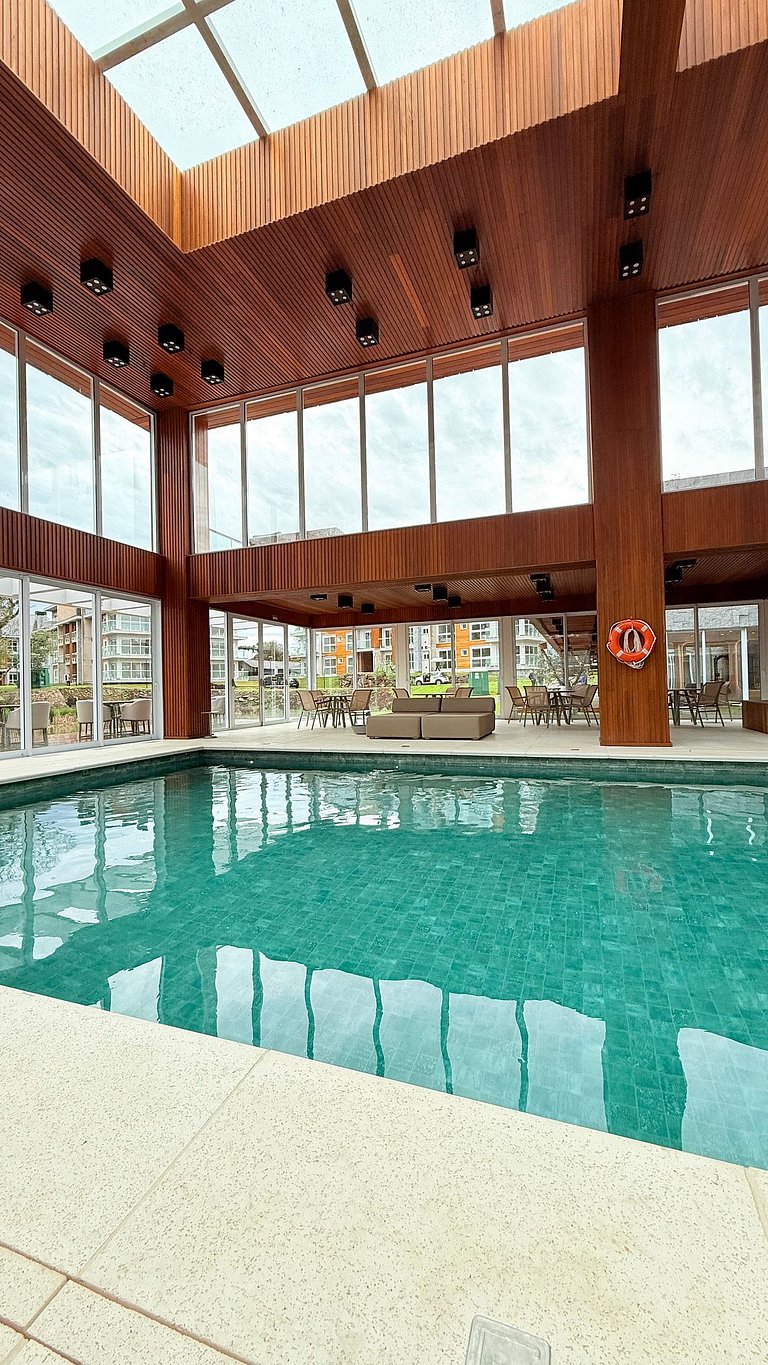 Alto Padrão em condomínio Clube com Piscina