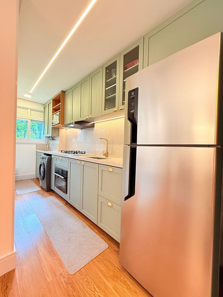 Natureza & Piscina | Apê Novo em Condomínio Clube