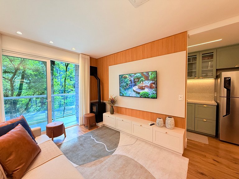 Natureza & Piscina | Apê Novo em Condomínio Clube