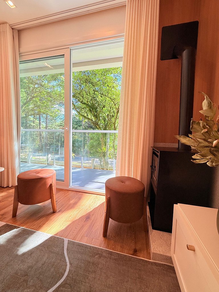 Natureza & Piscina | Apê Novo em Condomínio Clube