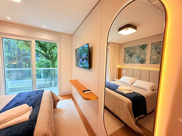 Natureza & Piscina | Apê Novo em Condomínio Clube