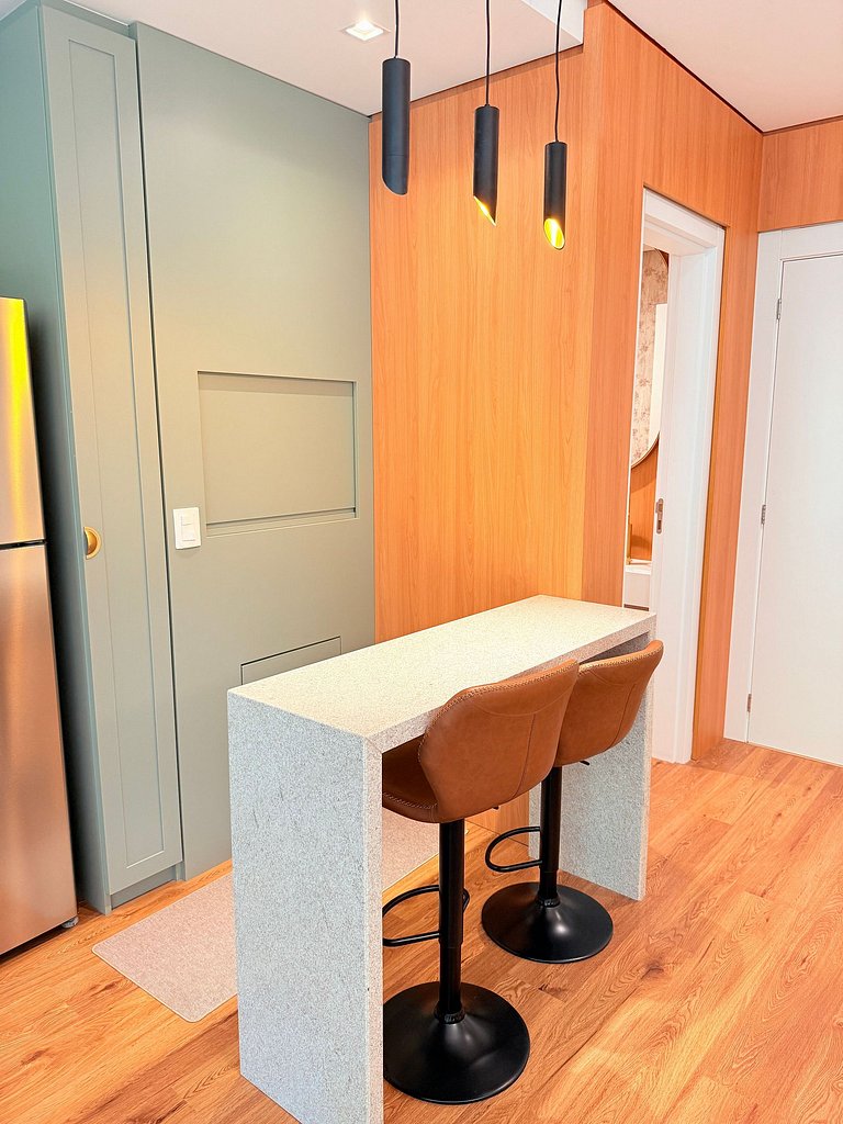 Natureza & Piscina | Apê Novo em Condomínio Clube