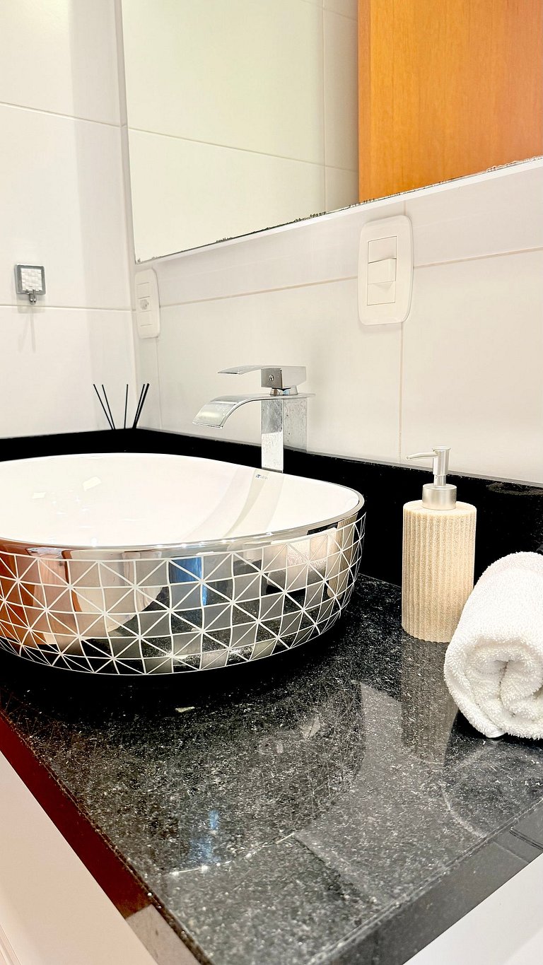 2 Suítes • Vista Sunset • 5min Centro